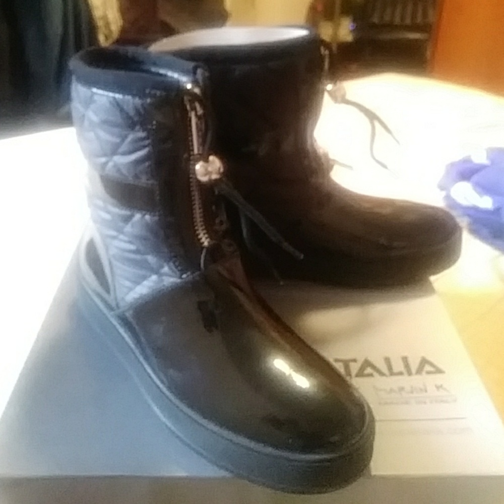Boots - Picture 3 of 4